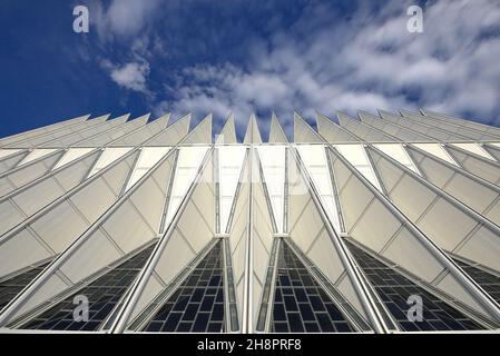 La Chapelle des cadets moderniste de l'Académie de l'Armée de l'Air des États-Unis (USAFA), Colorado Springs CO Banque D'Images