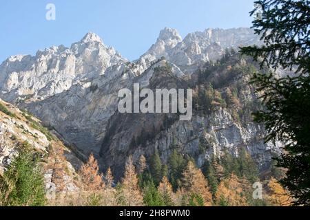 Spätherbst im Val de Nant, einem spektakulären Naturschutzgebiet von Pro Natura Banque D'Images