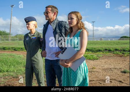 DATE DE SORTIE: Mai 29, 2015 TITRE: STUDIO: Columbia Pictures DIRECTEUR: Cameron Crowe PARCELLE: Un entrepreneur militaire célèbre retourne au site de ses plus grands triomphes de carrière et se reconnecte avec un amour il y a longtemps tout en tombant de manière inattendue pour le chien de garde de l'Armée de l'air dur qui lui a été assigné.AVEC : Bradley Cooper, Rachel McAdams, Emma Stone.(Image de crédit : © Columbia Pictures/Entertainment Pictures) Banque D'Images