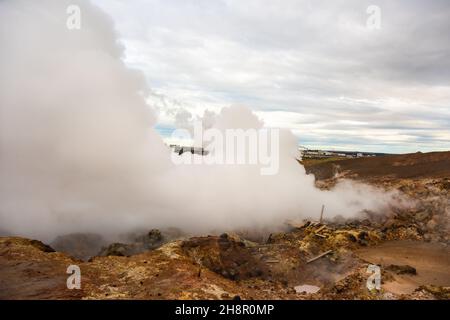 Gunnuhver Hot Springs un paysage spectaculaire avec de la vapeur.Islande, Reykjanes Banque D'Images