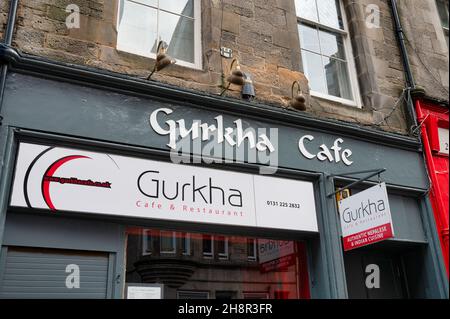 Édimbourg, Écosse - 20 novembre 2021 : l'avant du Gurkha Cafe et du restaurant à Édimbourg. Banque D'Images