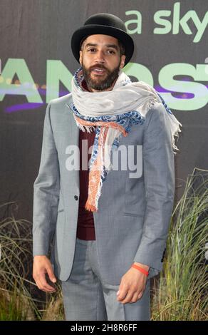 LONDRES, ANGLETERRE - NOVEMBRE 30: Samuel Anderson participe à la première britannique du film original de Sky 'Landscapers' au Queen Elizabeth Hall le 30 novembre 2021 Banque D'Images