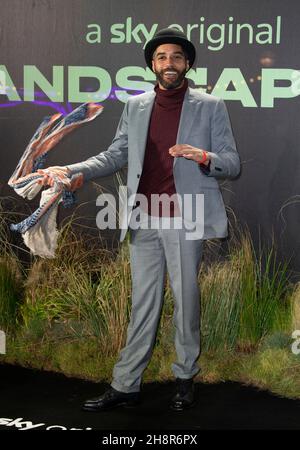 LONDRES, ANGLETERRE - NOVEMBRE 30: Samuel Anderson participe à la première britannique du film original de Sky 'Landscapers' au Queen Elizabeth Hall le 30 novembre 2021 Banque D'Images