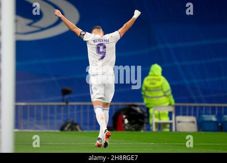 Madrid, espagnol.1er décembre 2021.Madrid, Espagne; 01.12.2021.- Real Madrid vs Athlec Club football Soccer à la Liga Espagne 2021-2022 tenu à Santiago Bernabeu, Madrid.Real Madrid joueur Karim Benzema score but 40' score final 1-0 crédit: Juan Carlos Rojas/Picture Alliance/dpa/Alay Live News Banque D'Images