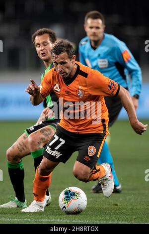 Scott McDonald (77), joueur de roar de Brisbane, contrôle le ballon Banque D'Images