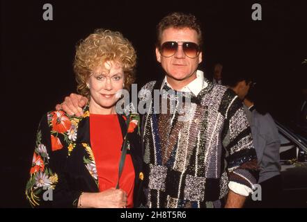 Elizabeth Montgomery et Robert Foxworth Circa des années 80 crédit: Ralph Dominguez/MediaPunch Banque D'Images