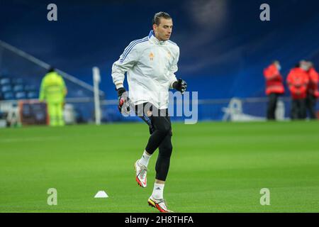 Andriy Lunin du Real Madrid se réchauffe lors du championnat d'Espagne la liva football match entre Real Madrid et Athletic Club le 1er décembre 2021 au stade Santiago Bernabeu à Madrid, Espagne - photo: IrH/DPPI/LiveMedia Banque D'Images