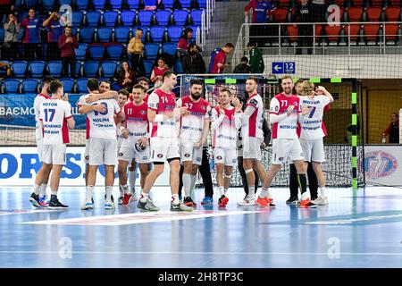 ZAPORIZHHIA, UKRAINE - 1 DÉCEMBRE 2021 - les joueurs de HC Motor Zaporizhzhia sont photographiés pendant le match de la Ligue des champions de l'EHF 2021/2022, le 9 Groupe B Banque D'Images