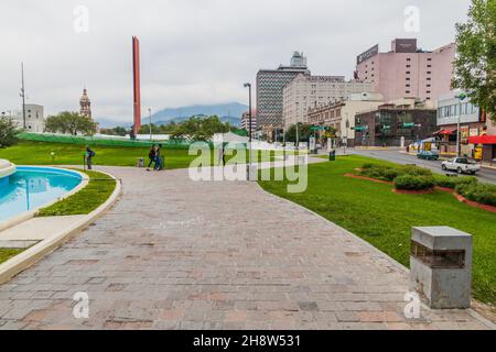 MONTERREY, MEXIQUE - 2 OCTOBRE 2016 : vue sur la place Macroplaza à Monterrey. Banque D'Images