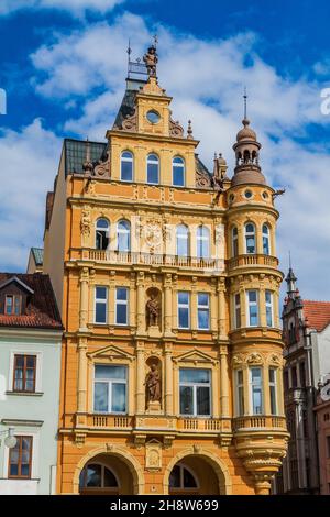 Une des maisons de la place Premysl Otakar II à Ceske Budejovice, République tchèque Banque D'Images