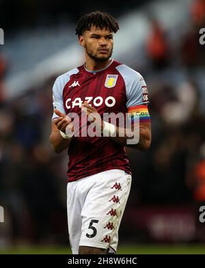 Tyrone Mings d'Aston Villa lors du match de Premier League entre Aston Villa et Manchester City à Villa Park, Birmingham.Date de la photo: Mercredi 1er décembre 2021. Banque D'Images