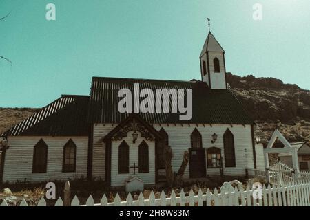 Ancienne église en bois dans le parc de la ville de Gran canaria sioux sous le ciel Banque D'Images