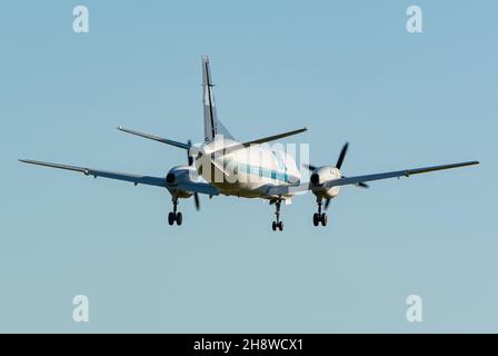 MATANZAS, CUBA - 05 octobre 2021 : l'IBC Airways Saab 340 à l'aéroport de Varadero, Cuba sur fond bleu ciel Banque D'Images