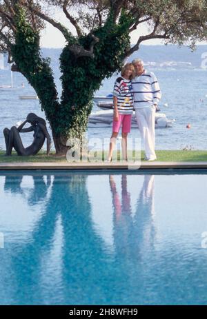 Gunter Sachs mit Ehefrau Mirja. Gunter Sachs avec son épouse Mirja. Banque D'Images