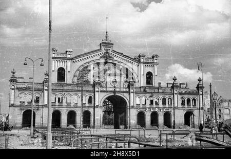 Varsovie, 1946.Straty materialne poniesione przez Warszawê W wyniku dzia³añ II wojny œwiatowej zosta³y oszacowane na sumê 45 mld 300 mln dolarów.NZ.Hala Mirowska. ps/pp PAP/Jerzy BaranowskiVarsovie, 1946.La perte matérielle subie par Varsovie pendant la Seconde Guerre mondiale a été estimée à 45 milliards de USD 300 millions.Photo : le marché couvert de Hala Mirowska. ps/pp PAP/Jerzy Baranowski Banque D'Images