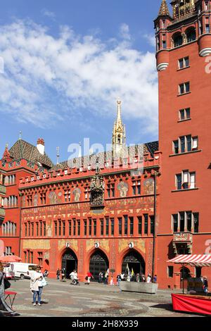 Bâle, Suisse: 10 septembre 2015: Hôtel de ville de Bâle - le siège du gouvernement de Bâle et de son Parlement.Il est bien connu pour sa décoration colorée Banque D'Images