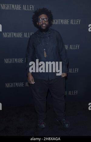 New York, États-Unis.1er décembre 2021.Ahmir 'Questlove' Thompson participe à la première mondiale 'Nightmare Alley' à Alice Tully Hall, Lincoln Center à New York.Crédit : SOPA Images Limited/Alamy Live News Banque D'Images