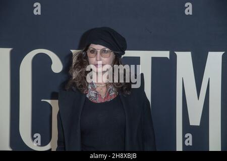 New York, États-Unis.1er décembre 2021.Gina Gershon participe à la première mondiale « Nightmare Alley » à Alice Tully Hall, Lincoln Center à New York.Crédit : SOPA Images Limited/Alamy Live News Banque D'Images