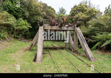 Voie ferrée abandonnée, piste de randonnée minière d'or de te Aroha Mountain, Nouvelle-Zélande Banque D'Images