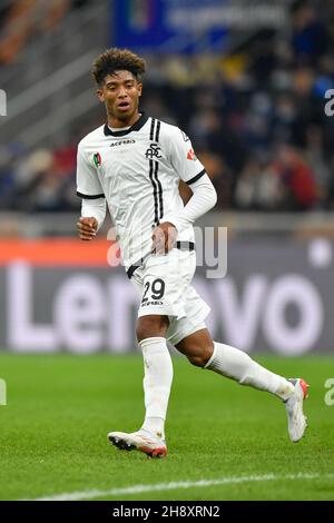 Milan, Italie.1er décembre 2021.Eddie Salcedo (29) de Spezia vu pendant la série Un match entre Inter et Spezia à Giuseppe Meazza à Milan.(Crédit photo : Gonzales photo/Alamy Live News Banque D'Images