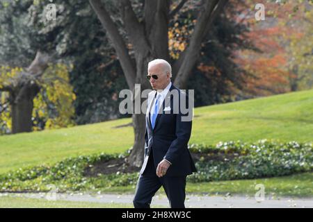 Washington, États-Unis.02e décembre 2021.LE président AMÉRICAIN Joe Biden part de South Lawn en route vers le centre médical militaire national Walter Reed aujourd'hui, le 02 décembre 2021, à South Lawn/White House à Washington DC, États-Unis.(Photo de Lénine Nolly/Sipa USA) Credit: SIPA USA/Alay Live News Banque D'Images