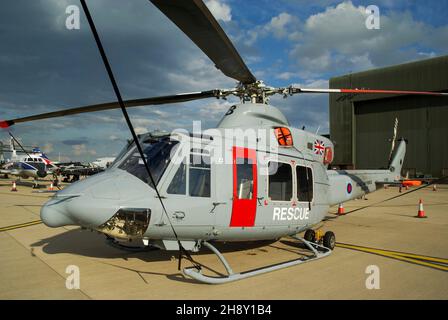 RAF Bell 412EP Griffin HAR2 hélicoptère ZJ703 en exposition statique au RAF Waddington Airshow.Hélicoptère de sauvetage de la Force aérienne royale du 84 e Escadron Banque D'Images