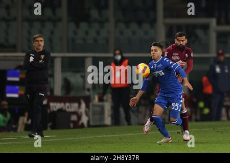 Turin, Italie, le 2 décembre 2021.Ivan Juric l'entraîneur-chef du FC Torino regarde comme Tomas Rincon du FC Torino s'écrase dans Fabiano Parisi du FC Empoli lors de la série Un match au Stadio Grande Torino, Turin.Le crédit photo devrait se lire: Jonathan Moscrop / Sportimage Banque D'Images