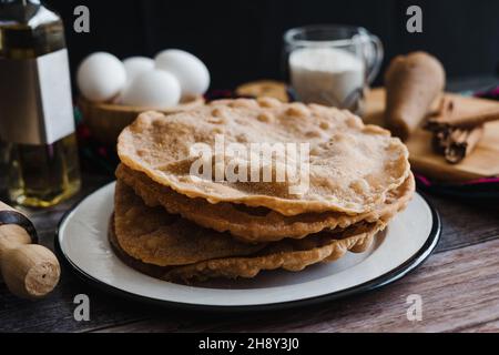 recette mexicaine de buñuelos et ingrédients du dessert traditionnel pour Noël au Mexique Banque D'Images