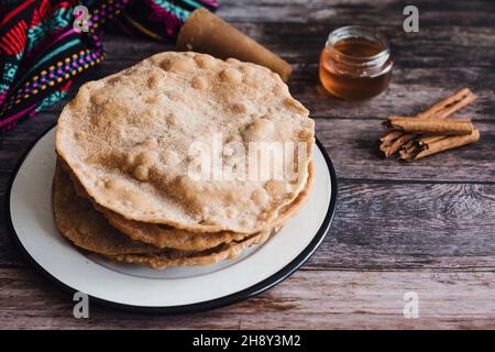 recette mexicaine de buñuelos et ingrédients du dessert traditionnel pour Noël au Mexique Banque D'Images