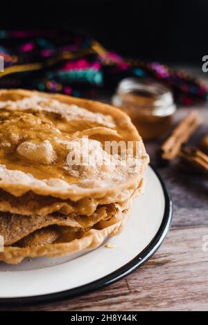 recette mexicaine de buñuelos et ingrédients du dessert traditionnel pour Noël au Mexique Banque D'Images