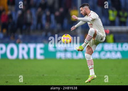 Genova, Italie.1er décembre 2021.Theo Hernandez (Milan) pendant Gênes CFC vs AC Milan, italie football série A match à Genova, Italie, décembre 01 2021 crédit: Agence de photo indépendante / Alamy Live News Banque D'Images