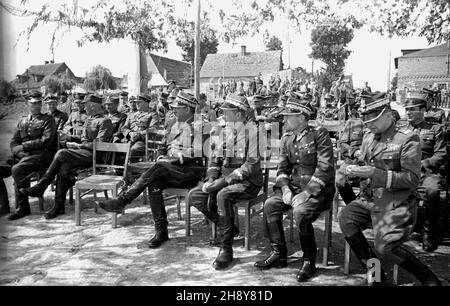 Nieszawa, 1946-07-16.Æwiczenia pokazowe Wojska Polskiego.NZ. Oficerowie uczestnicz¹cy W manewrach. gr PAP/W³adys³aw ForbertNieszawa, le 16 juillet 1946.L'entraînement au spectacle de l'armée polonaise.Photo : officiers. gr PAP/Wladyslaw Forbert Banque D'Images