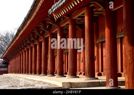 Salle Jeongjeon du sanctuaire de Jongmyo à Séoul, en Corée Banque D'Images