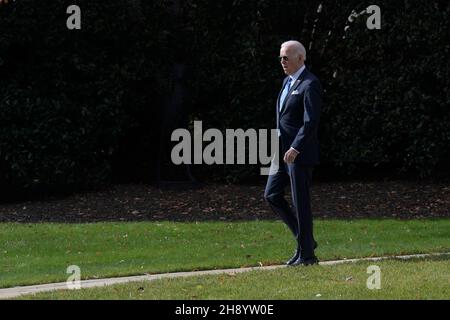 Washington, États-Unis.02e décembre 2021.Le président Joe Biden part de South Lawn en route vers le centre médical militaire national Walter Reed à South Lawn/White House à Washington DC, États-Unis.Crédit : SOPA Images Limited/Alamy Live News Banque D'Images