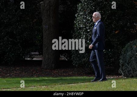 Washington, États-Unis.02e décembre 2021.Le président Joe Biden part de South Lawn en route vers le centre médical militaire national Walter Reed à South Lawn/White House à Washington DC, États-Unis.Crédit : SOPA Images Limited/Alamy Live News Banque D'Images