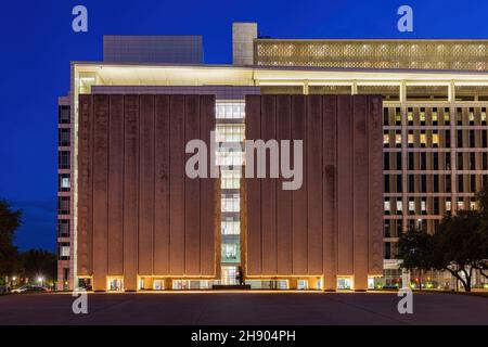 Vue nocturne de la John F. Kennedy Memorial Plaza à Oklahoma Banque D'Images