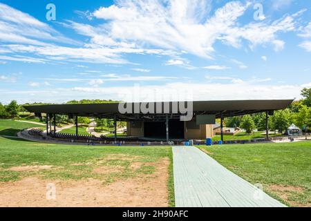 Bethel, New York, États-Unis d'Amérique – 11 septembre 2016.L'amphithéâtre Pavilion du Centre des arts de Bethel Woods à Bethel, NY. Banque D'Images