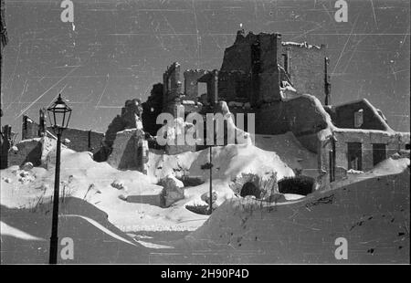 Varsovie, 1947-02-26.Ruiny kamienic Starego Miasta. Ad PAP Varsovie, 26 février 1947.Les ruines des maisons de résidence de la vieille ville. Ad PAP Banque D'Images