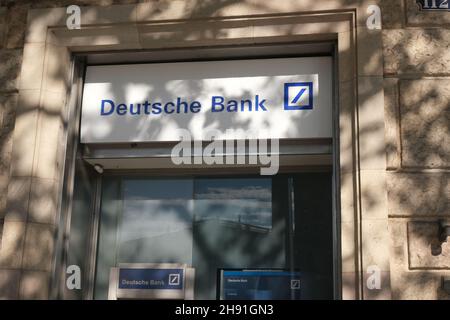 Barcelone, Espagne - 5 novembre 2021 : bureau de la Deutsche Bank, Editorial. Banque D'Images