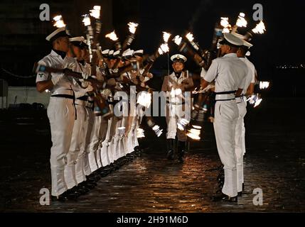 Mumbai, Inde.02e décembre 2021.Les commandos de la Marine indienne répètent avant la journée de la Marine à Mumbai.La Journée de la Marine sera célébrée le 4 décembre 2021.(Photo par Ashish Vaishnav/SOPA Images/Sipa USA) crédit: SIPA USA/Alay Live News Banque D'Images