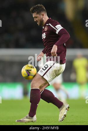 Glasgow, Écosse, 2 décembre 2021.Craig Halkett of Hearts lors du match de la Premier League écossaise au Celtic Park, Glasgow.Le crédit photo devrait se lire: Neil Hanna / Sportimage Banque D'Images