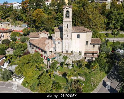 Vue sur les drones à l'église Saint-George de Lugano, dans la partie italienne de la Suisse Banque D'Images