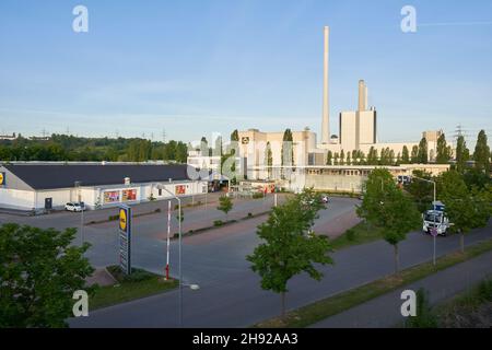 Altbach, Allemagne - 08 mai 2020: La centrale thermique Altbach / Deizisau est une centrale au charbon dur dans le Bade-Wurtemberg. La commande de stationnement Banque D'Images