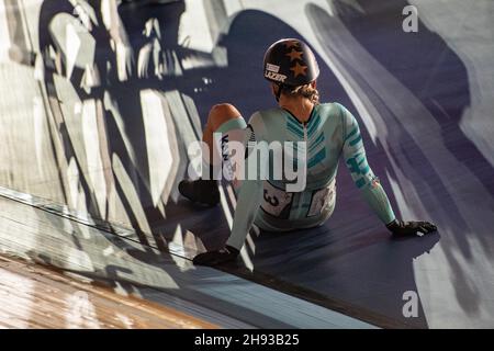 Londres, Royaume-Uni.03ème décembre 2021.LONDRES, ANGLETERRE - DÉCEMBRE 03 : Emma Hinzet, de l'Allemagne, a été blessée au Vélodrome Lee Valley Velopark le 3 décembre 2021 à Londres, en Angleterre.(Photo de Sebastian Frej) crédit: Sebo47/Alamy Live News Banque D'Images