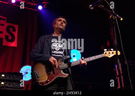 Les Libertines se réalisent en direct au O2 Acedemy, Newcastle, le 3rd décembre 2021 Banque D'Images