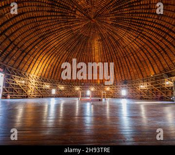 Vue intérieure de l'Arcadia Round Barn à Oklahoma Banque D'Images