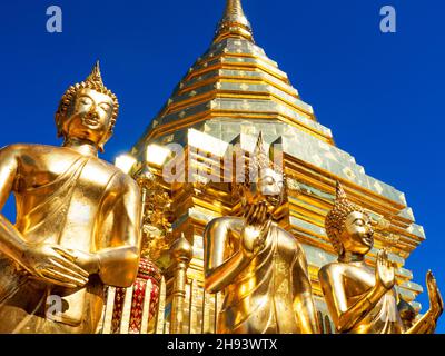 golden Buddhas, Wat Phra That Doi Suthep, Chiang Mai, Thaïlande, Asie Banque D'Images