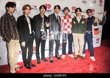 Los Angeles, Californie.3 décembre 2021.V, Suga, Jin, Jungkook, RM,Jimin, J-Hope at arrivages pour le Jingle ball 2021 de KIIS FM présenté par Capital One, The Forum, Los Angeles, CA 3 décembre 2021.Crédit : Elizabeth Goodenough/Everett Collection/Alay Live News Banque D'Images