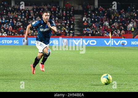 Grenade, Espagne.03ème décembre 2021.Luis Rioja de Deportivo Alaves en action pendant le match de la Ligue entre Granada CF et Deportivo Alaves au stade Nuevo Los Carmenes le 3 décembre 2021 à Grenade, Espagne.(Photo de José M Baldomero/Pacific Press) crédit: Pacific Press Media production Corp./Alay Live News Banque D'Images