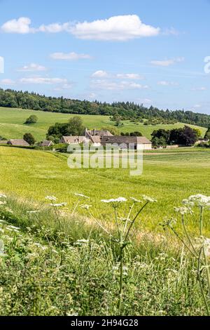 Maison Cassey Compton du XVIIe siècle dans la vallée de la rivière Coln, près de Withington, Gloucestershire, Royaume-Uni Banque D'Images